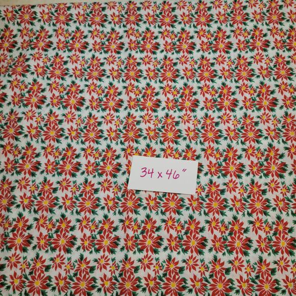 Cotton Fabric Lot Christmas Holly Green Red Floral Print 7 Pc Quilting Crafts - Picture 2 of 16
